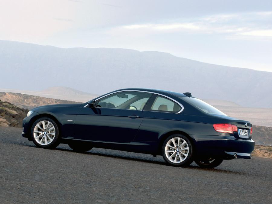  BMW 335i Coupe 2007 года  (фото 8 из 16)
